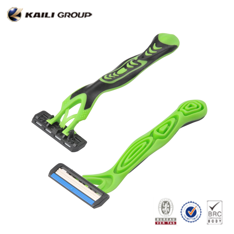 Disposable men triple blade shaving razor